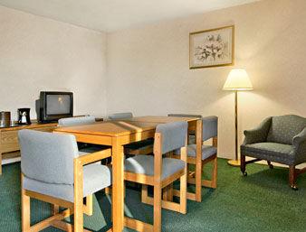 ซูเปอร์ 8 บาย วินด์แฮม เคนมอร์/บัฟฟาโล/ไนแองการาฟอลล์ แอเรีย Hotel Kenmore ภายนอก รูปภาพ